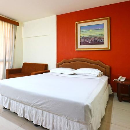 Prima Inn Kuta Lombok Esterno foto